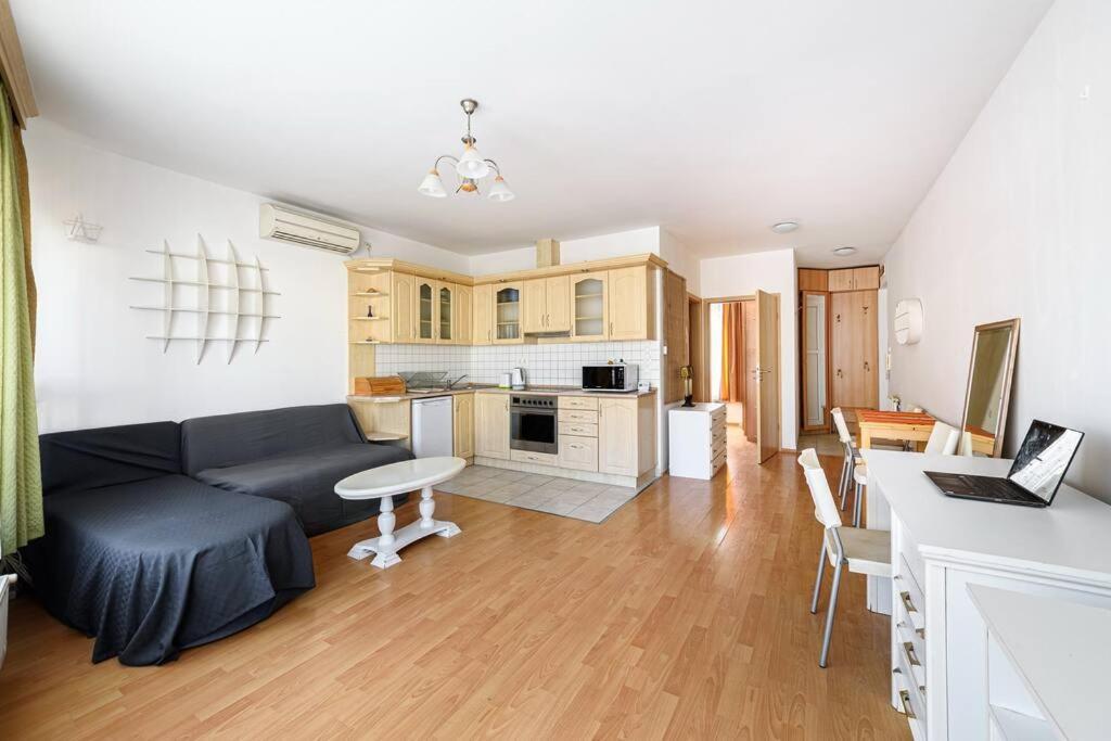 Lovely Apartment In City Centre For 4 Guests Budapest Exterior photo