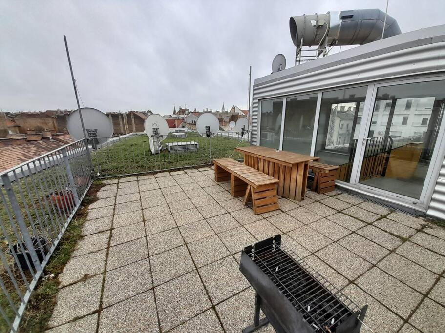 Lovely Apartment In City Centre For 4 Guests Budapest Exterior photo