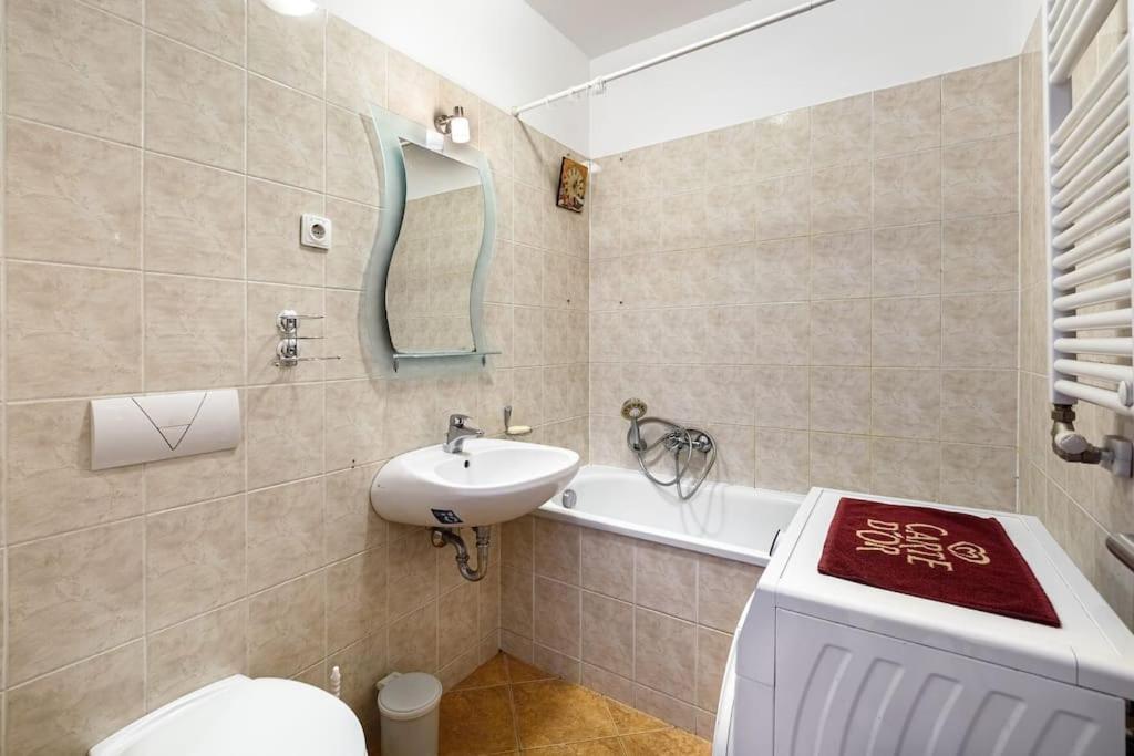 Lovely Apartment In City Centre For 4 Guests Budapest Exterior photo